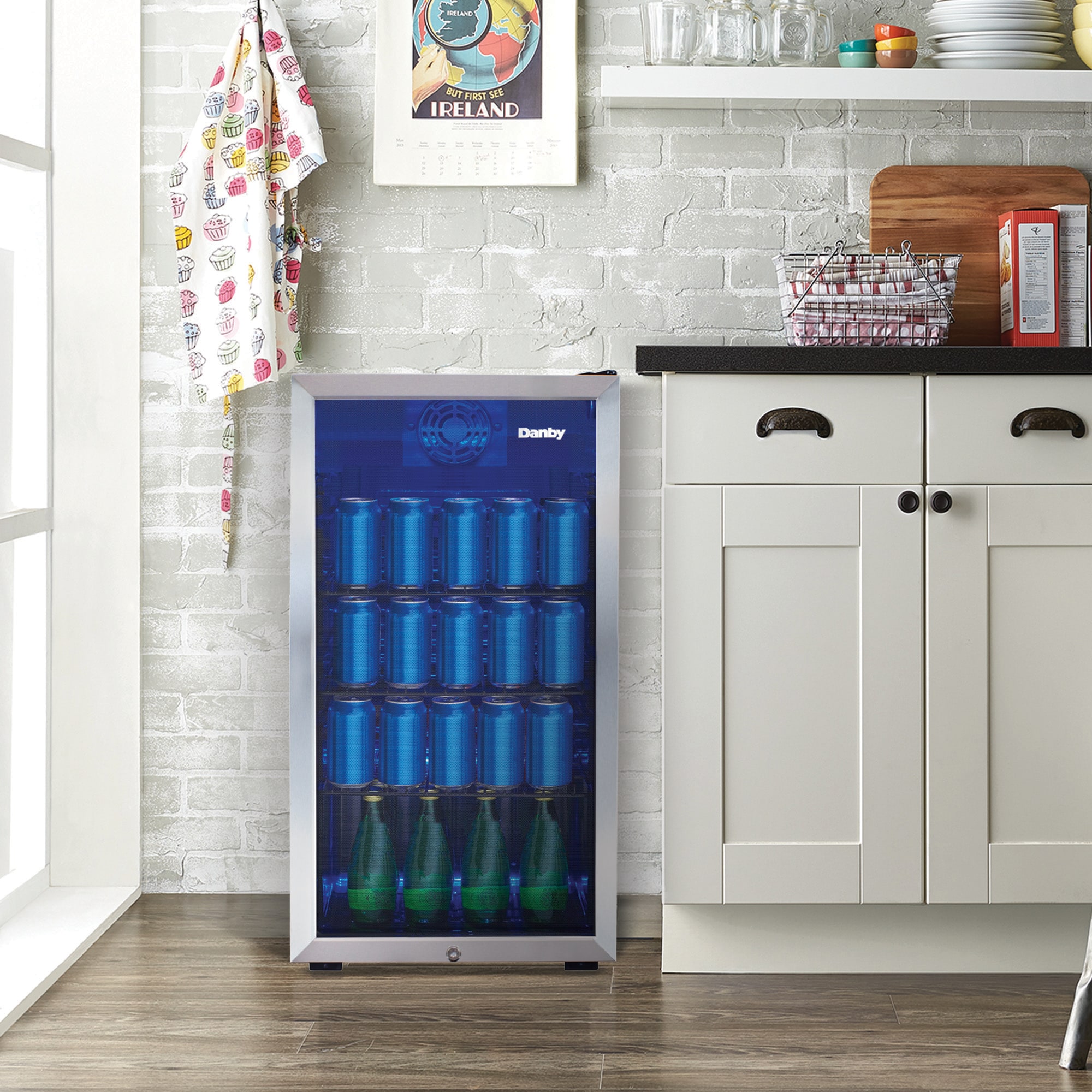 Danby DBC117A1BSSDB-6 117 Can Beverage Center