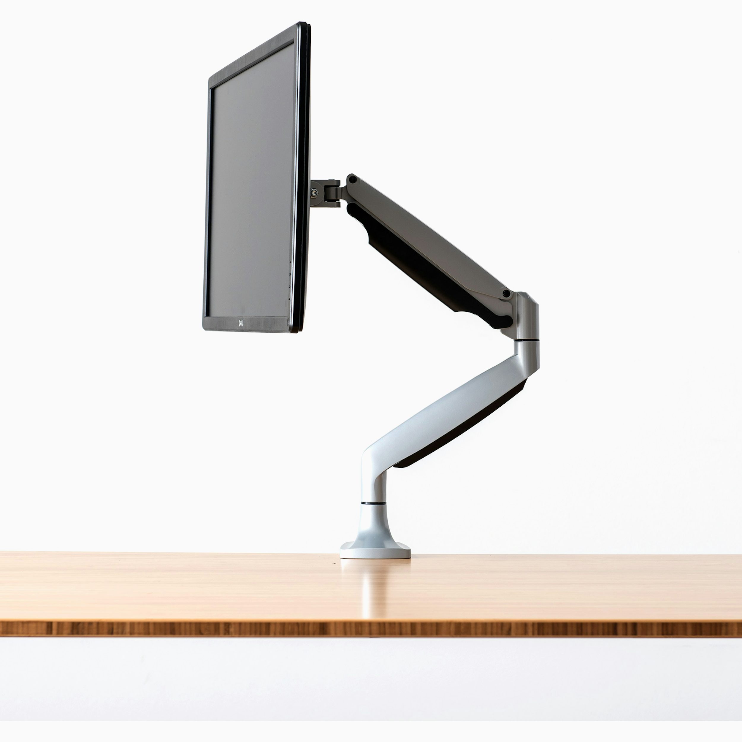 **Jarvis Monitor Arm by Fully** rounds out our 2025 list with its sleek design and reliable performance for single-monitor setups. Supporting screens up to 32 inches and 19.8 lbs, it