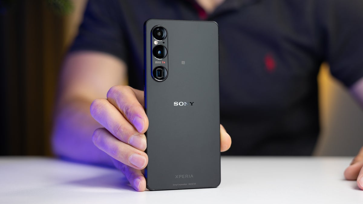 **Sony Xperia 1 VI** caters to content creators and cinephiles in 2025 with its unique 21:9 aspect ratio display. The 6.5-inch 4K HDR OLED screen